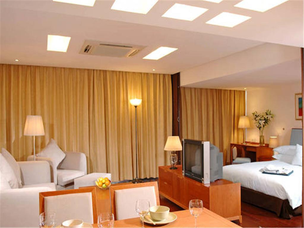 Gloria Plaza Hotel Kangqiao Shanghai Eksteriør billede