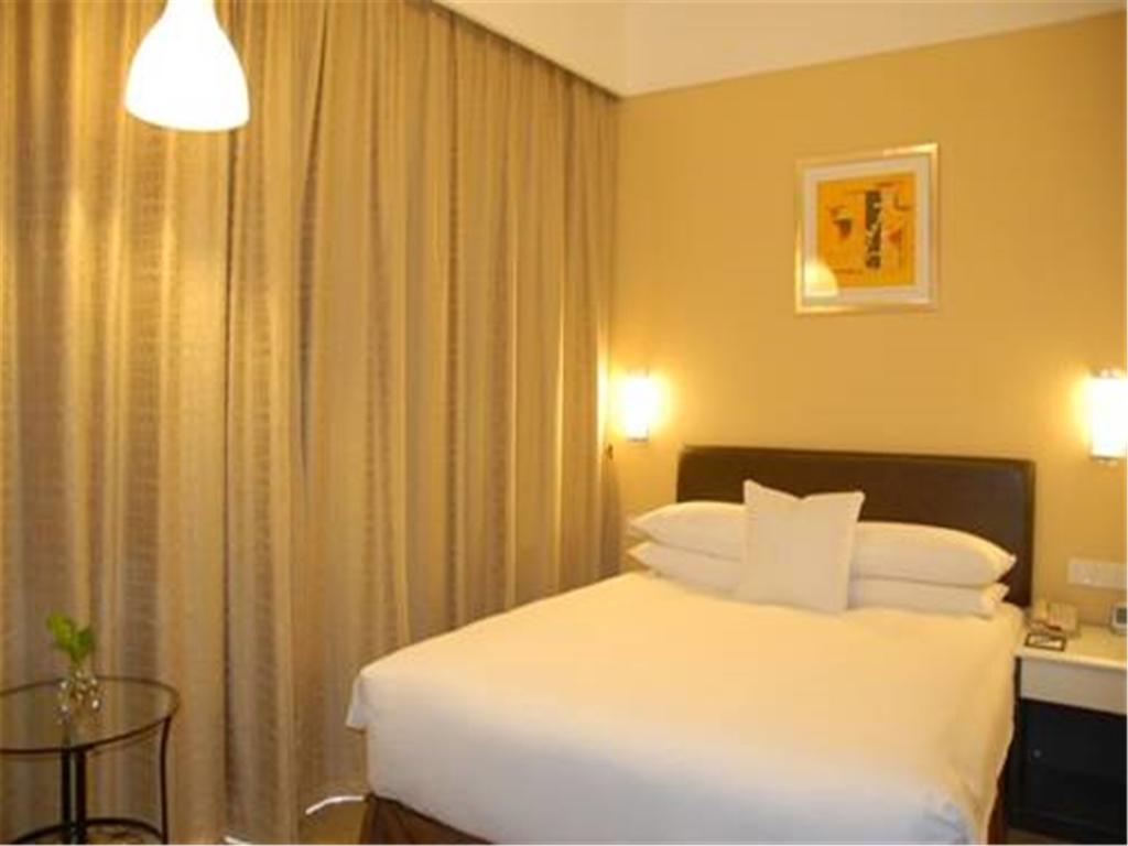 Gloria Plaza Hotel Kangqiao Shanghai Eksteriør billede