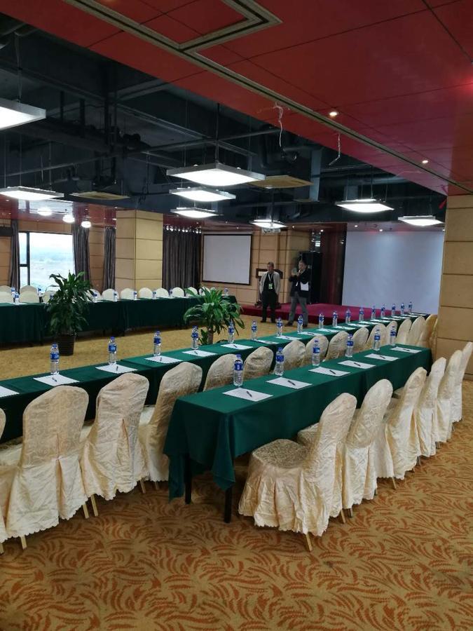 Gloria Plaza Hotel Kangqiao Shanghai Eksteriør billede