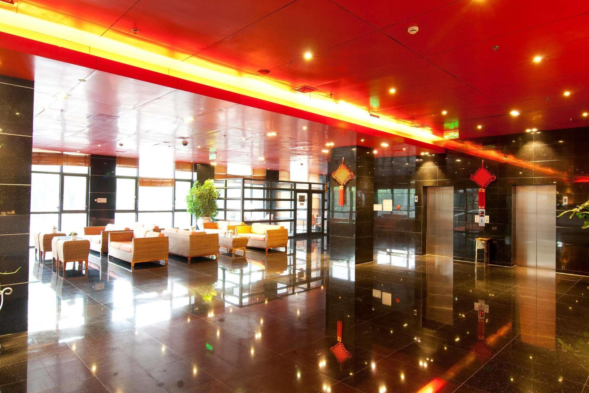 Gloria Plaza Hotel Kangqiao Shanghai Eksteriør billede