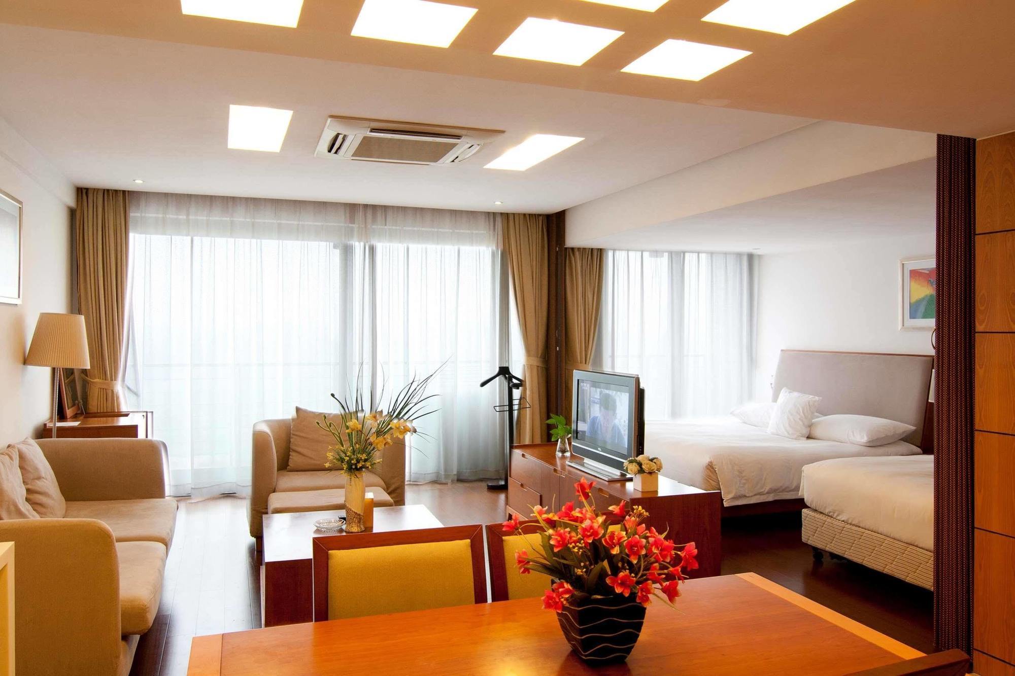 Gloria Plaza Hotel Kangqiao Shanghai Eksteriør billede